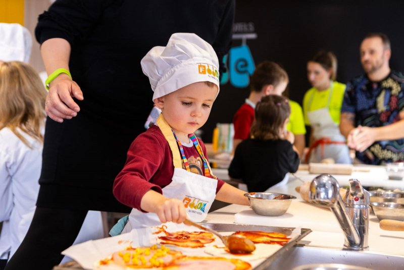 Dieťa v kulinárskom štúdiu Foodie