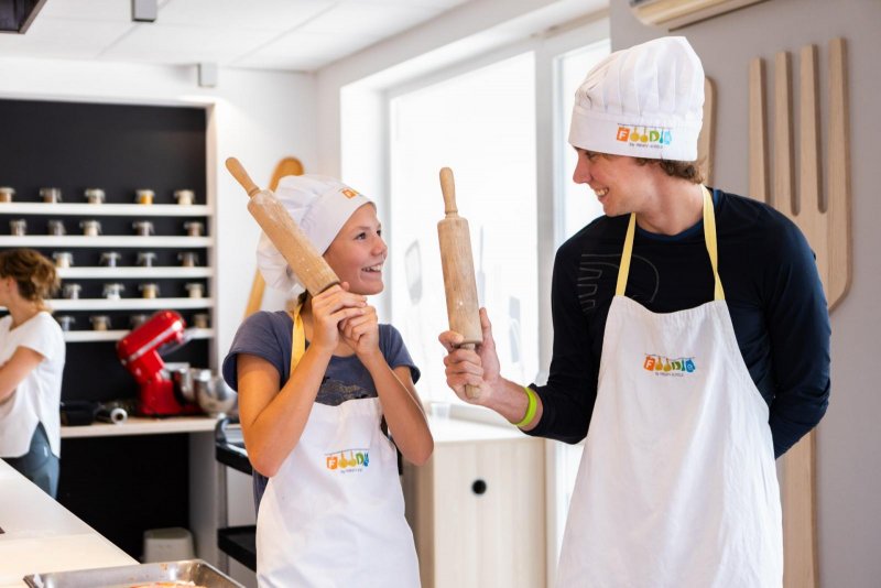Tínedžeri v kulinárskom štúdiu Foodie