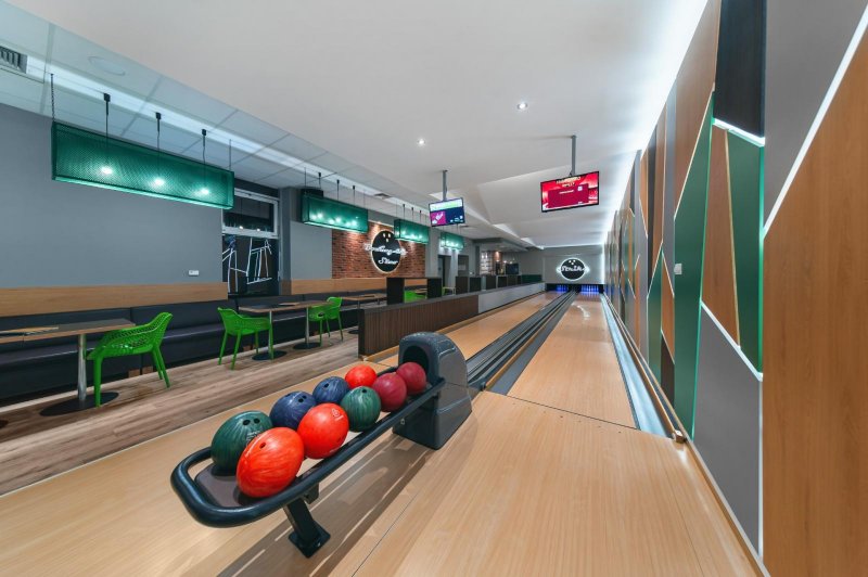 Bowlingové dráhy v Bowling night bare